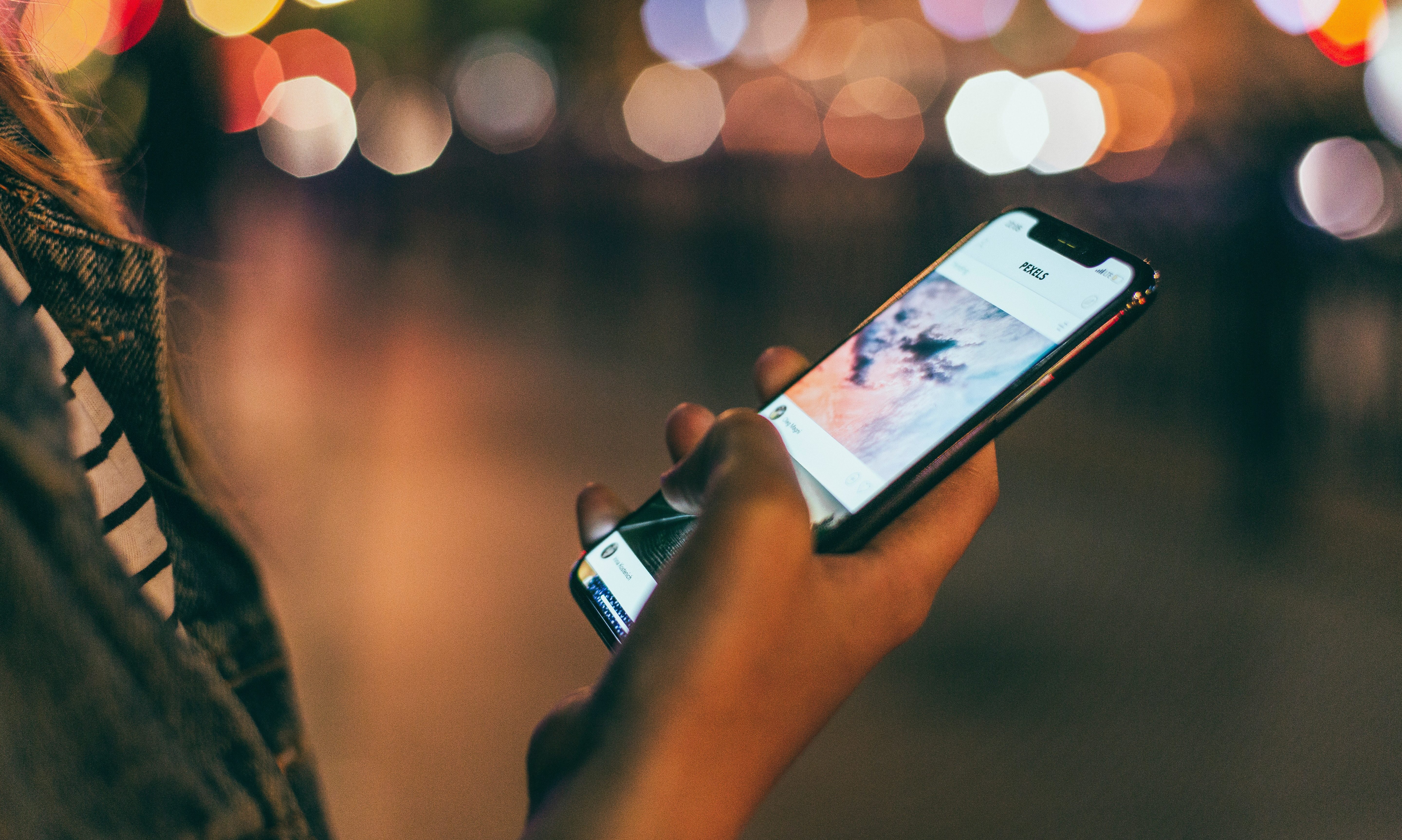 cropped-adult-app-blur-1440722-1.jpg
